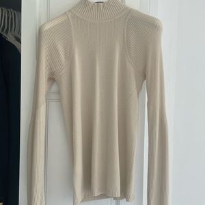 Lululemon longsleeve Merino wool size 6